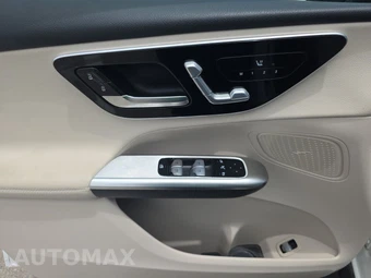 2026 Mercedes-Benz GLC 300 - miniatura 15
