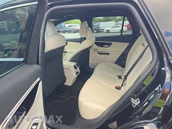 2026 Mercedes-Benz GLC 300 - miniatura 13