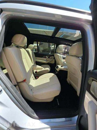 2026 Mercedes-Benz GLS 450 4MATIC - miniatura 17
