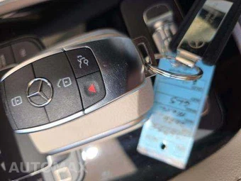 2026 Mercedes-Benz GLS 450 4MATIC - miniatura 8