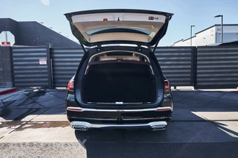 2026 Mercedes-Benz Maybach GLS 600 4MATIC - miniatura 16