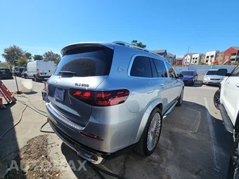 2026 Mercedes-Benz Maybach GLS 600 4MATIC – miniatura 4