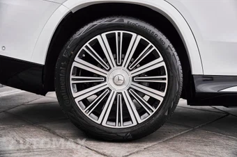 2026 Mercedes-Benz Maybach GLS 600 4MATIC - miniatura 13
