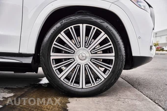 2026 Mercedes-Benz Maybach GLS 600 4MATIC - miniatura 14