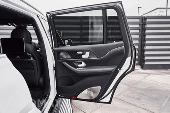 2026 Mercedes-Benz Maybach GLS 600 4MATIC - miniatura 22