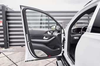 2026 Mercedes-Benz Maybach GLS 600 4MATIC - miniatura 27