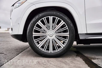 2026 Mercedes-Benz Maybach GLS 600 4MATIC - miniatura 3