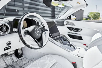 2026 Mercedes-Benz Maybach SL 680 Monogram Series - miniatura 2