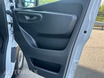 2026 Mercedes-Benz Sprinter 2500 Passenger Van 170.0" WB - miniatura 16