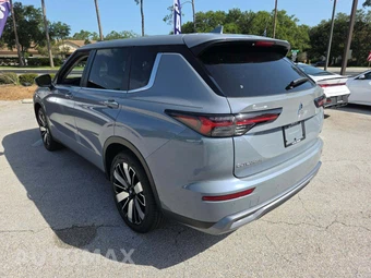 2026 Mitsubishi Outlander SE - miniatura 2