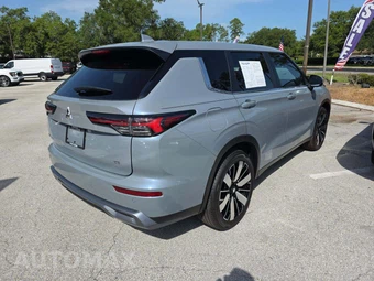 2026 Mitsubishi Outlander SE - miniatura 3