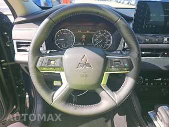 2026 Mitsubishi Outlander SE - miniatura 10