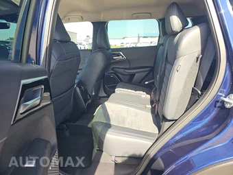 2026 Mitsubishi Outlander SE - miniatura 13