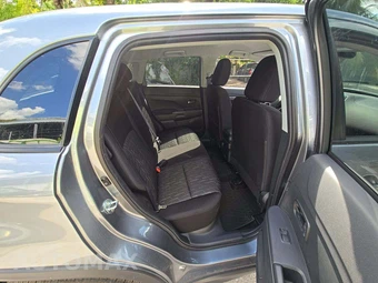 2026 Mitsubishi Outlander Sport 2.0 LE - miniatura 13