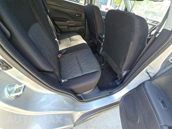 2026 Mitsubishi Outlander Sport 2.0 S - miniatura 16