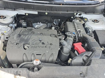 2026 Mitsubishi Outlander Sport 2.0 SE - miniatura 16