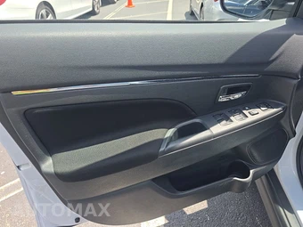 2026 Mitsubishi Outlander Sport 2.0 SE - miniatura 9