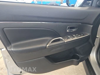 2026 Mitsubishi Outlander Sport 2.0 SE - miniatura 9