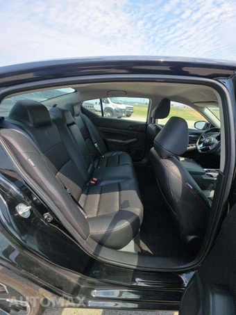 2026 Nissan Altima SR – miniatura 13