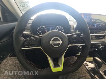 2026 Nissan Altima SR – miniatura 10