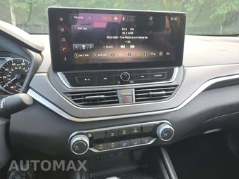 2026 Nissan Altima SR – miniatura 10