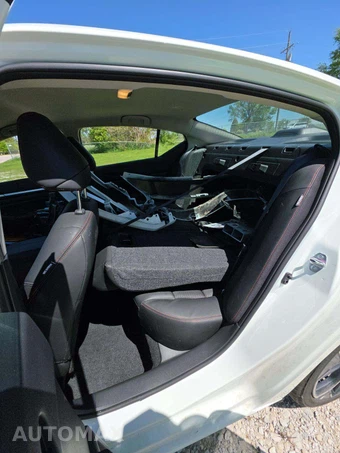 2026 Nissan Altima SR - miniatura 10