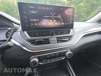 2026 Nissan Altima SR – miniatura 10