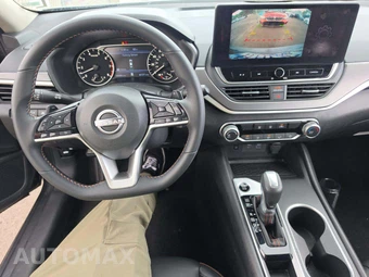 2026 Nissan Altima SR - miniatura 10