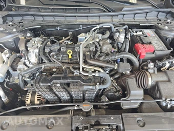 2026 Nissan Altima SR – miniatura 15