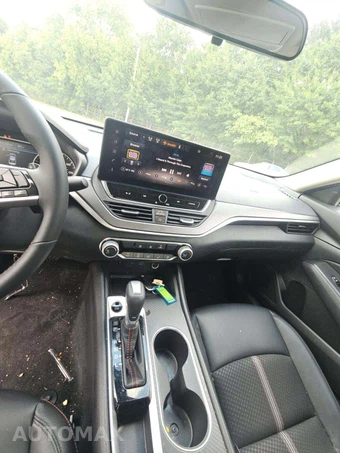 2026 Nissan Altima SR - miniatura 10