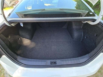 2026 Nissan Altima SR - miniatura 11