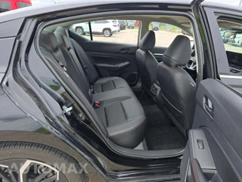 2026 Nissan Altima SR - miniatura 13