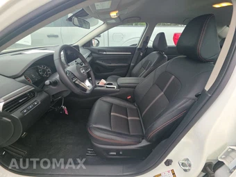 2026 Nissan Altima SR – miniatura 7