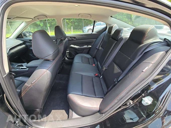 2026 Nissan Altima SR – miniatura 10
