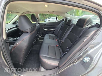 2026 Nissan Altima SR – miniatura 10