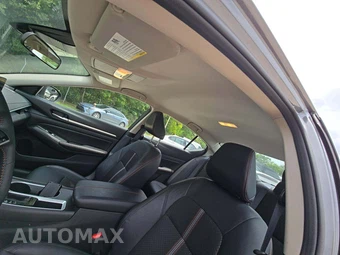 2026 Nissan Altima SR – miniatura 8