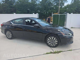 2026 Nissan Altima SV - miniatura 4
