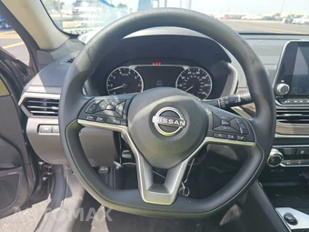 2026 Nissan Altima SV - miniatura 10