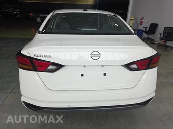 2026 Nissan Altima SV – miniatura 5