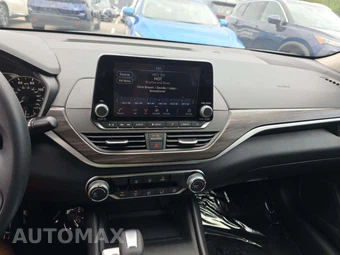 2026 Nissan Altima SV - miniatura 10