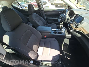 2026 Nissan Altima SV - miniatura 8