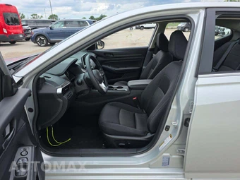 2026 Nissan Altima SV - miniatura 3
