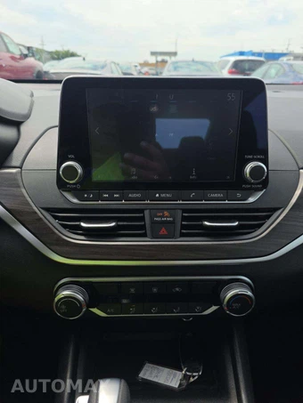 2026 Nissan Altima SV – miniatura 7
