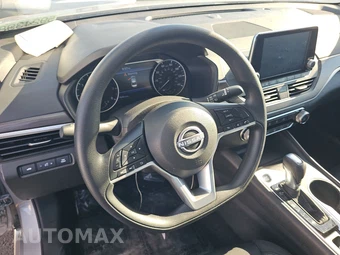 2026 Nissan Altima SV - miniatura 10