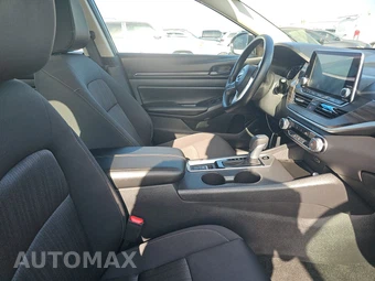 2026 Nissan Altima SV – miniatura 8
