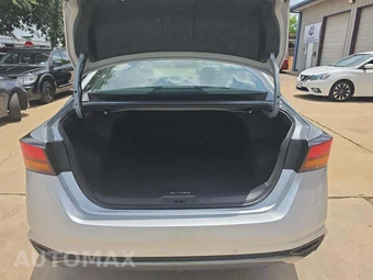 2026 Nissan Altima SV – miniatura 11