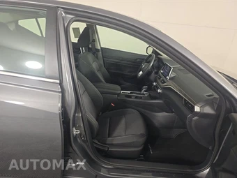 2026 Nissan Altima SV - miniatura 8
