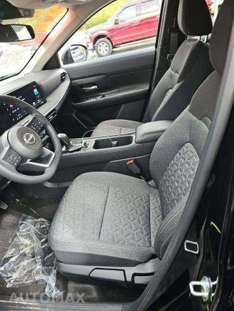 2026 Nissan Kicks SV – miniatura 6