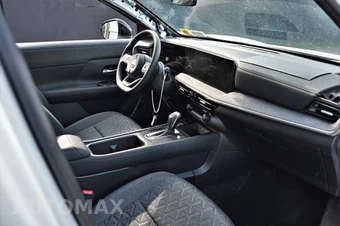 2026 Nissan Kicks SV - miniatura 13