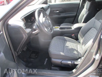 2026 Nissan Kicks SV - miniatura 10